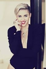 Comment s'appelle la petite soeur de Miley Cyrus ?