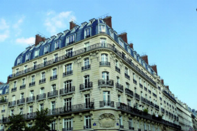 La France et l'habitat : En France il est interdit par la loi de louer un logement d'une superficie inférieure à :