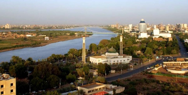 Quelle capitale se trouve au confluent du Nil blanc et du Nil bleu ?