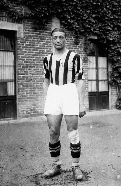 Au football, de quelle équipe Caligaris était-il le défenseur dans les années 30 ?
