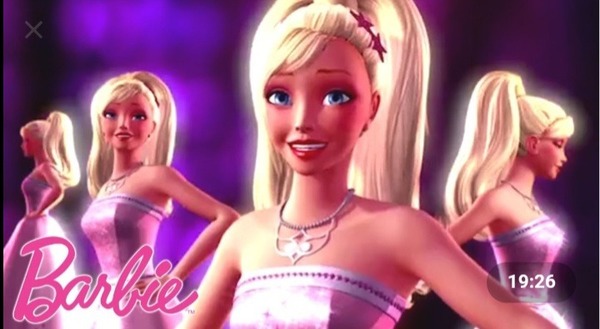 Après son renvoi de poste actrice  Barbie se réfugie chez sa tante Miliscent qui se trouve ?