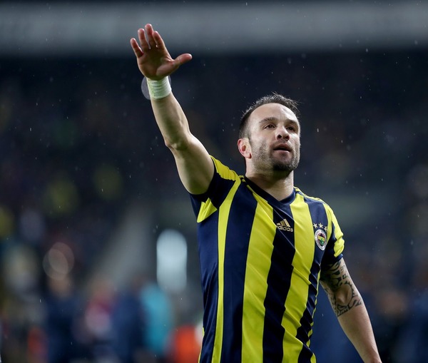 Qu'est-ce que Mathieu a remporté en 2 saisons à Fenerbahçe ?