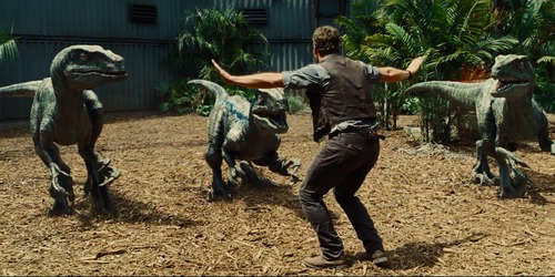 Owen sort-il vivant quand il se retrouve face à face avec ces dinosaures ?