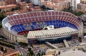 Comment s'appelle le stade du Fc Barcelone ?