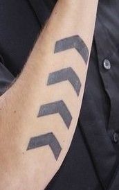 Czyj jest ten tatuaż?