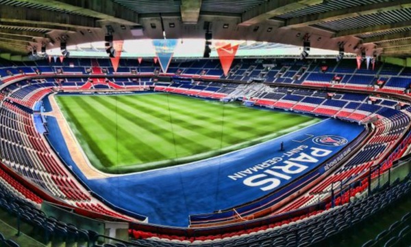 Comment s’appelle le stade du Paris SG ? (+ Info : Le stade du Paris comporte 48 580 places.)