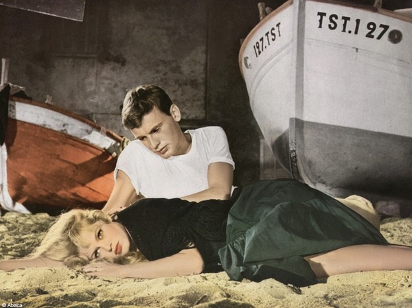 Quel film avec Brigitte Bardot a révélé Jean-Louis Trintignant ?