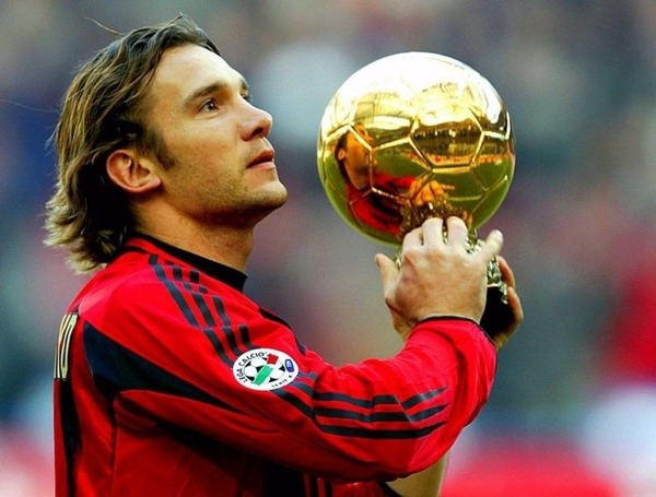 Il a obtenu le Ballon d'Or lors de son passage au Milan AC, c'est :