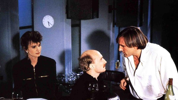 Qui a réalisé le film "Tenue de Soirée" ?
