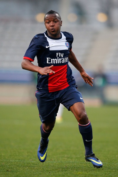 Formé au PSG, il évolue aujourd'hui au Rapid Bucarest. C'est ?