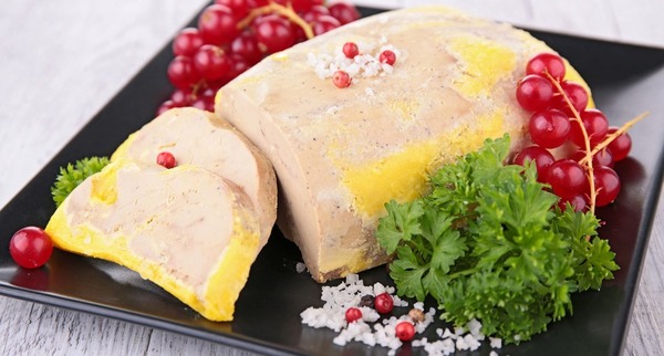Le foie gras détient des acides gras insaturés qui limitent la présence du mauvais cholestérol.