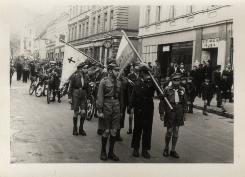 W 1946 r. obchody Święta 3 Maja w Szczecinku zamieniły się w wielką manifestację przeciwko dławieniu przez komunistów swobód obywatelskich. Kto był organizatorem manifestacji, skazanym za to na komunistyczne więzienie ?