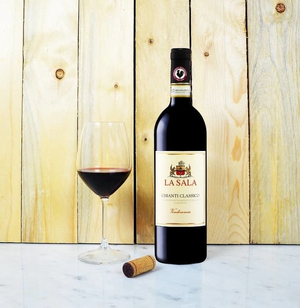 Originaire du XIIe siècle, quel est le nom de ce célèbre vin rouge italien produit en Toscane ?