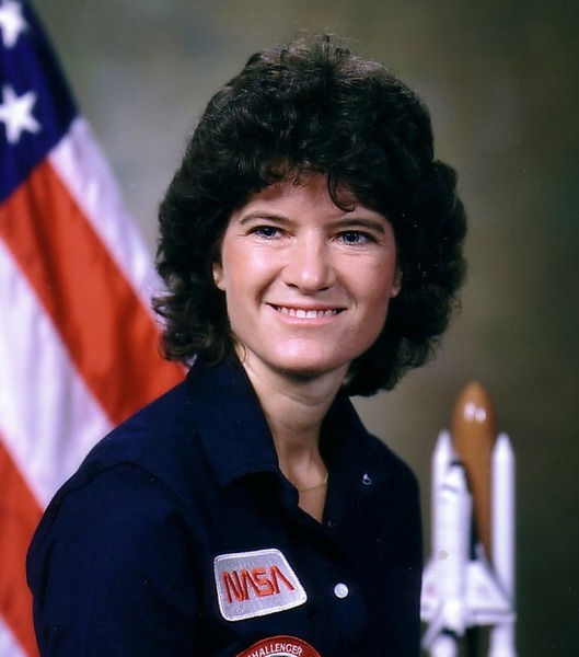 Est une astrophysicienne et astronaute américaine, née le 26 mai 1951 à Los Angeles et morte le 23 juillet 2012 à San Diego.