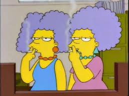 Les sœurs jumelles de Marge Simpson ?
