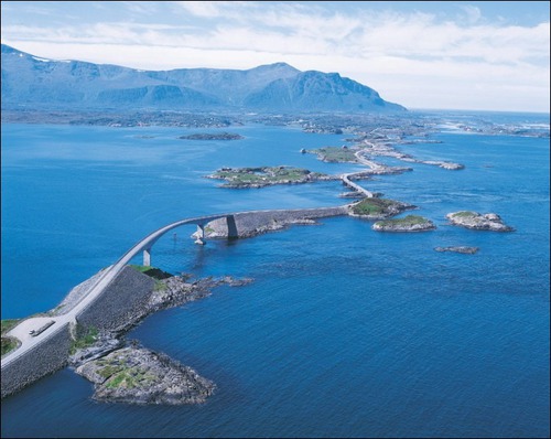 Cette route relie plusieurs petites îles, récifs. Combien de ponts sont reliés à cette route ?
