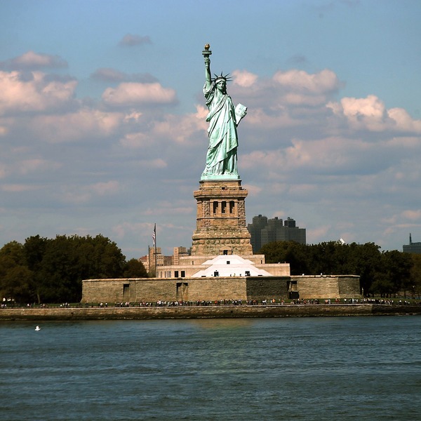 En quelle année la statue de la Liberté a-t-elle été offerte par la France aux Etats-Unis ?