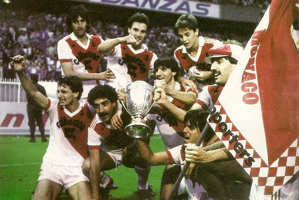 En 1985, contre qui remporte-t-il la finale de la Coupe de France ?