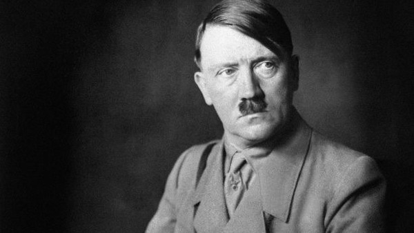 Passons à Hitler, qui dirige l'Allemagne. De quand à quand ?