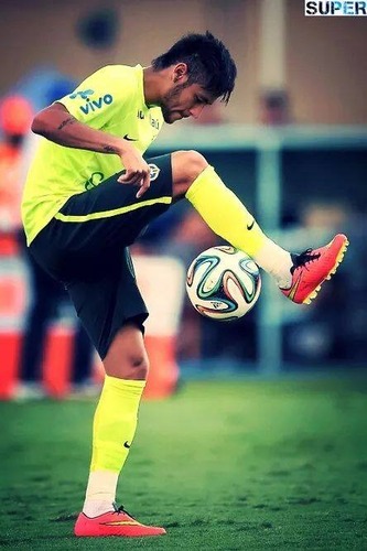 Quel est le pied fort de Neymar ? Même si il est doué aux deux.