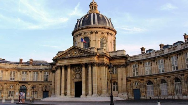 Officiellement, en quelle année l'Académie française a-t-elle fondée ?