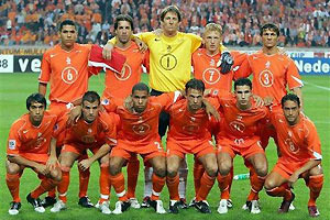 Lors du Mondial 2006, les hollandais atteignent les 8èmes de finale mais quelle équipe les élimine ?