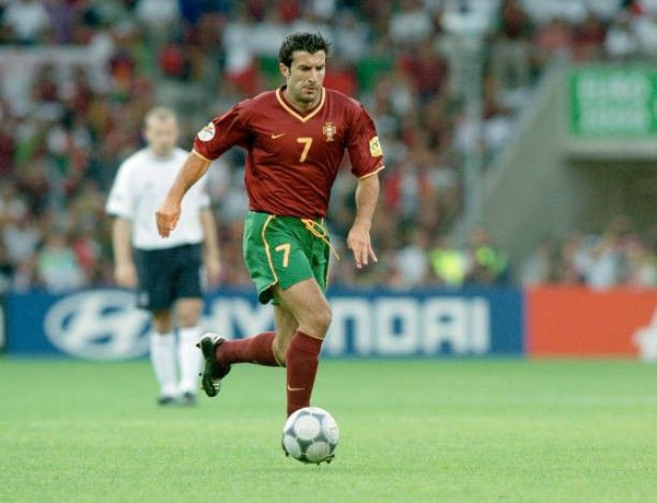 La même année, il participe à son premier Mondial. Le Portugal sera...