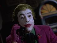 Dans S01E15, Le Joker a des ....... comme sbires.
