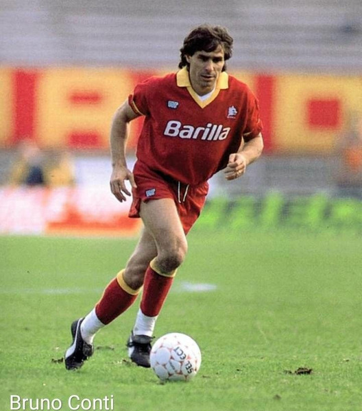 Champion du Monde 82, Bruno Conti a passé l'intégralité de sa carrière pro. à l'AS Roma.