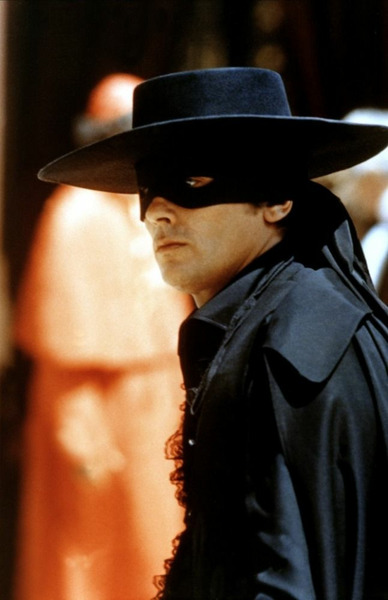 Pour un film de 1975, quel acteur français se cache sous le masque de Zorro ?