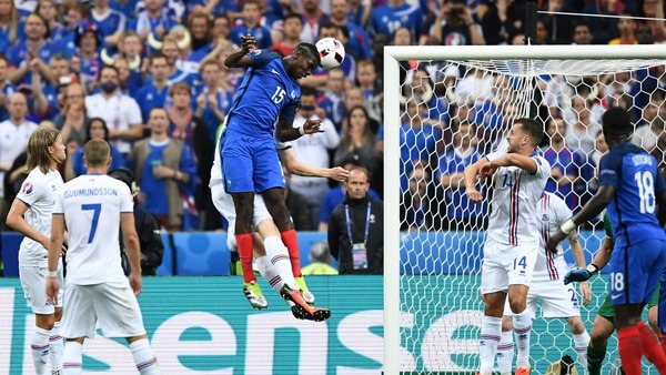 Sur quel score les français éliminent-ils les islandais ?