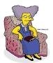 Voici Gladys Bouvier, tante de Marge. Qu'est-ce qui lui arrive dans l'épisode "Le choix de Selma" ?