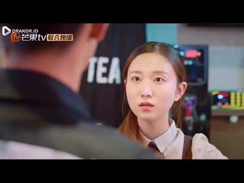 Quem Lin Yiyang começou a namorar no fim da série?