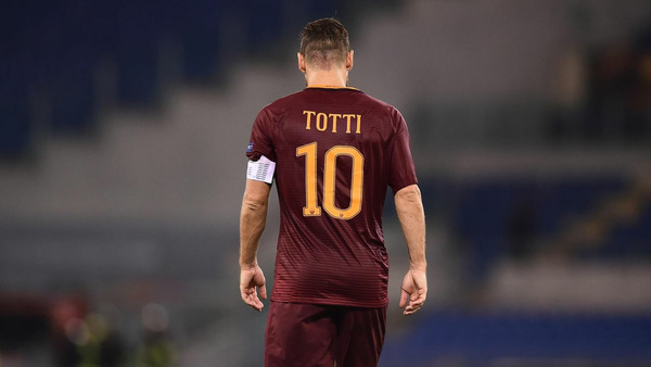 Question Bonus : Durant sa longue carrière romaine (1993-2017) lequel Franceso Totti n'a-t-il pas eu comme coéquipier sous le maillot romain ?