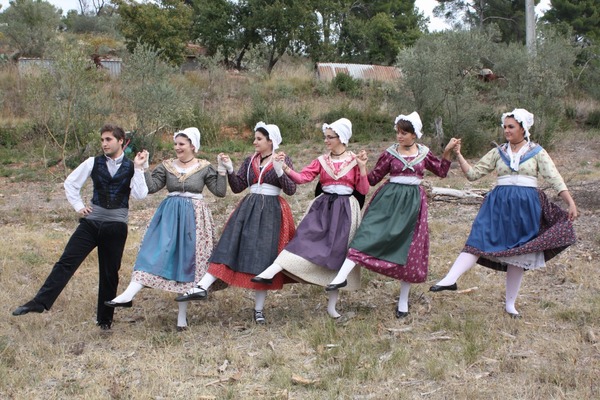 Laquelle de ces danses est originaire de la région de Provence en France ?