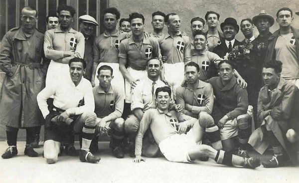 Lors d'un match amical en 1925, sur quel score les italiens ont-ils ecrasé les français ?
