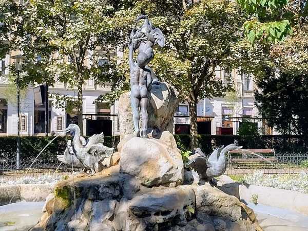 Poznáš názov bratislavskej fontány na Šafárikovom námestí?