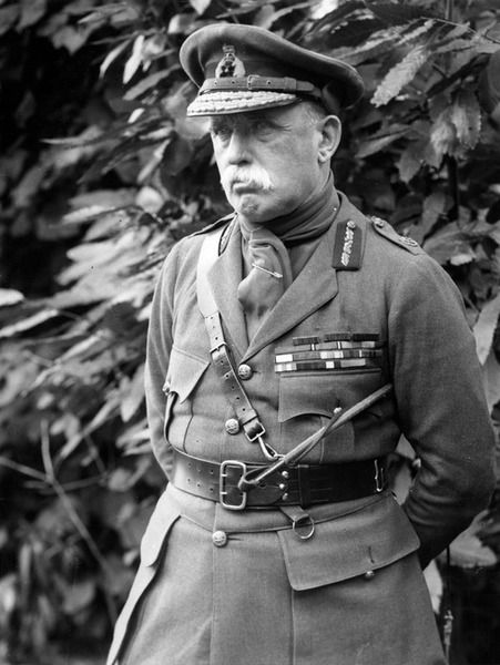 Il commanda le Corps expéditionnaire britannique, en anglais British Expeditionnary Force (BEF), engagé sur le front belge et du Nord de la France lors de la Première Guerre mondiale. C'est le maréchal....