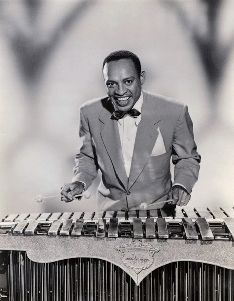 Quel instrument de musique fut popularisé par Lionel Hampton à la fin des années 1930 ?