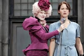 A qui appartient la robe que met Katniss pour la moisson ?
