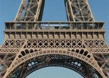 De quelle couleur est la Tour Eiffel ?