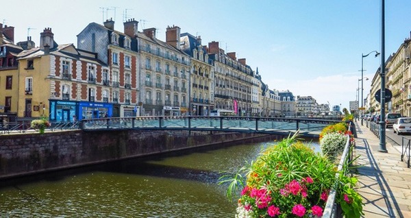 En France, combien faut-il d'habitants pour être considérée comme ville ?