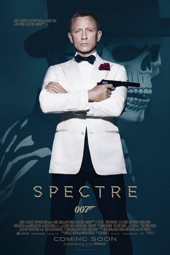 Quel acteur interprète M dans 007 : Spectre ?