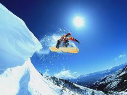 Il existe le snowboard.