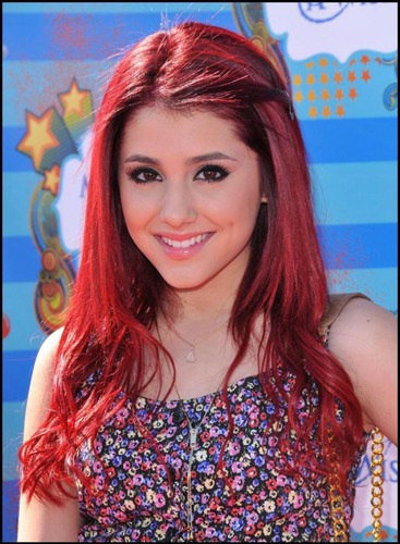 Pour quelle série s'est-elle teint les cheveux en rouge ?