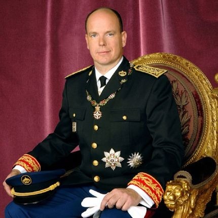En quelle année, le prince Albert II devient-il souverain de Monaco ?