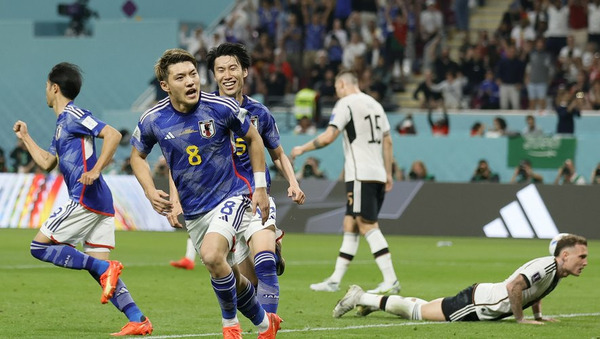 Les japonais terminent 1er de leur groupe en battant l'Allemagne et l'Espagne sur le même score de...