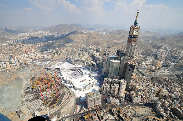 Où se trouve la célèbre Makkah Clock Royal Tower ?