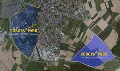 Pour quelle année est prévu la construction du parc aquatique à Europa Park ?
