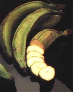 Combien y a-t-il de rondelles de bananes coupées sur l'image ?